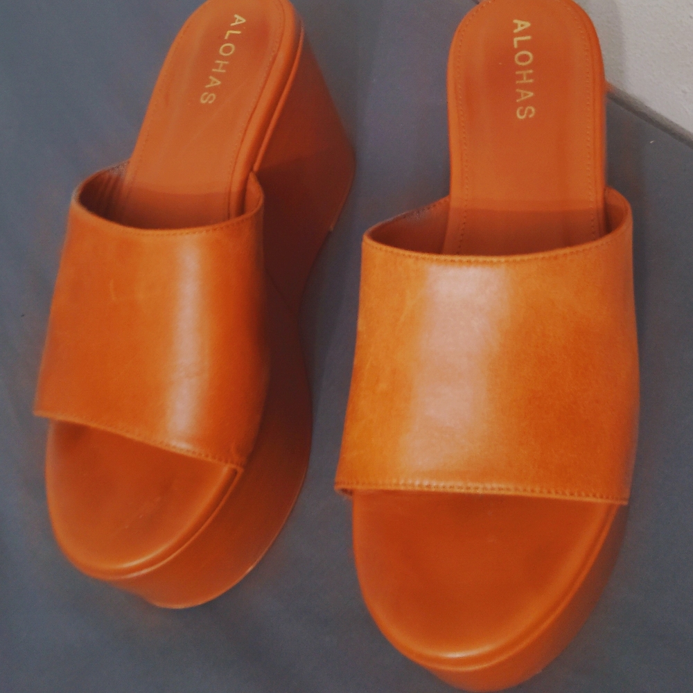 ALOHAS Women's Tan Wedge Sandals